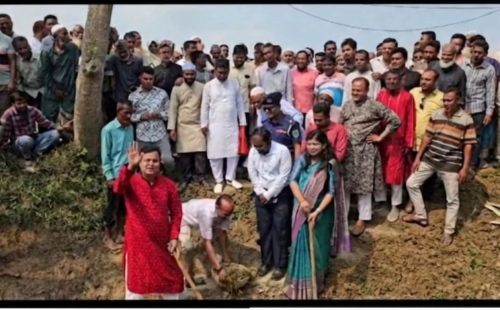 কাহালুর পাইকড়ে খাল খনন ও বৃক্ষরোপণ কর্মসূচির উদ্বোধন